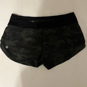 lululemon speed shorts - size 6